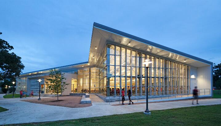 Cougar Woods Dining Hall Image